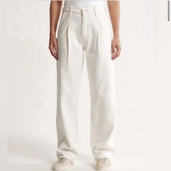 Abercrombie & Fitch Cream High Rise The Loose Fit Curve Love Jean Size 8 - Picture 1 of 7